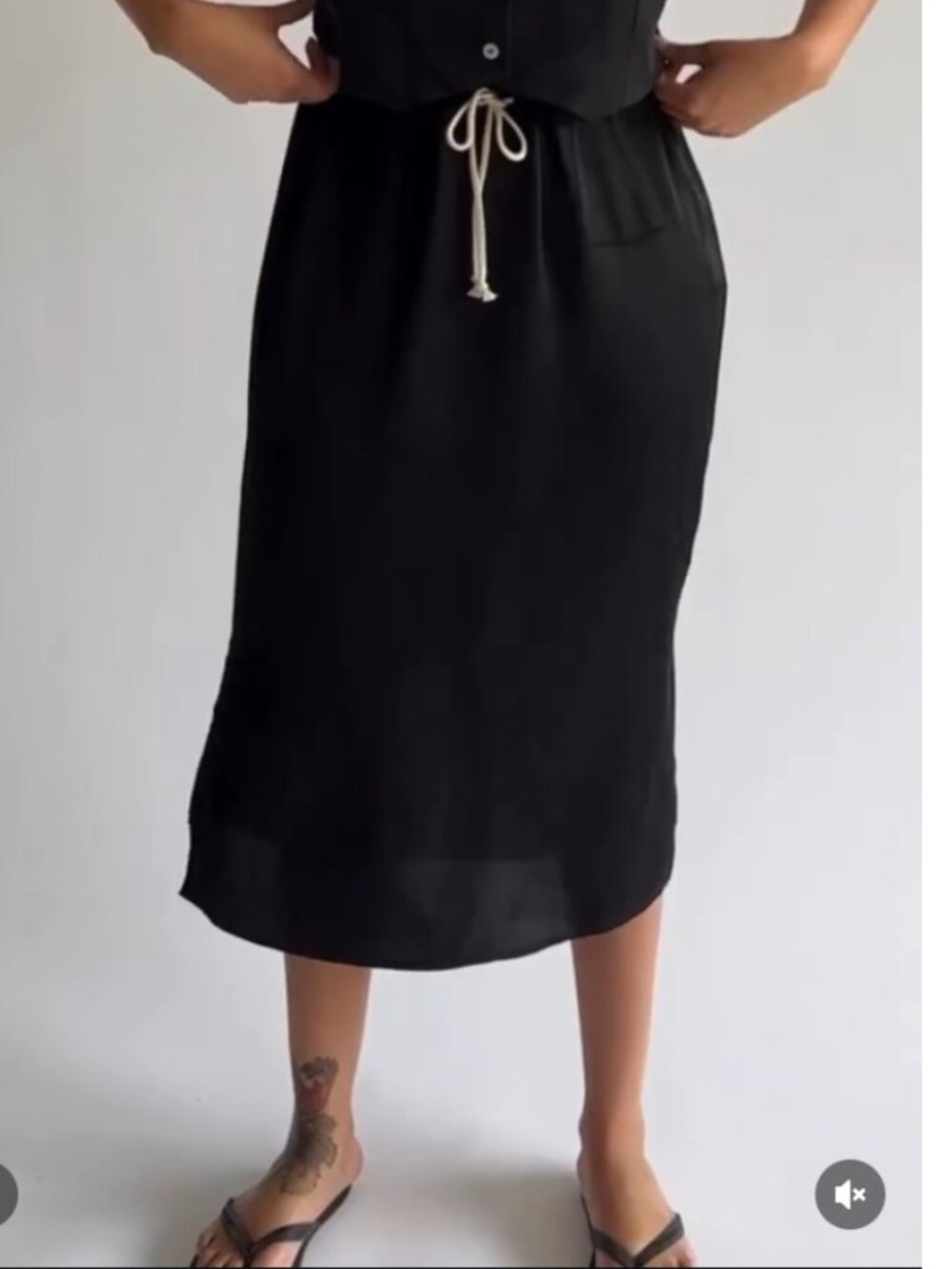 NWT DONNI Silky cinch skirt S/M
